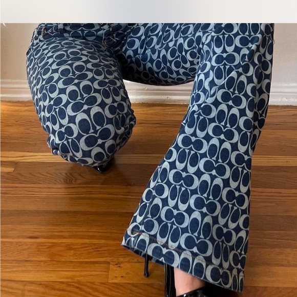 Stylish Blue Patterned Women's Pants - Picture 3 of 4